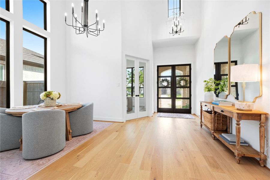 Furnished interior view inside a new home in Sienna, Missouri City (Image 9).