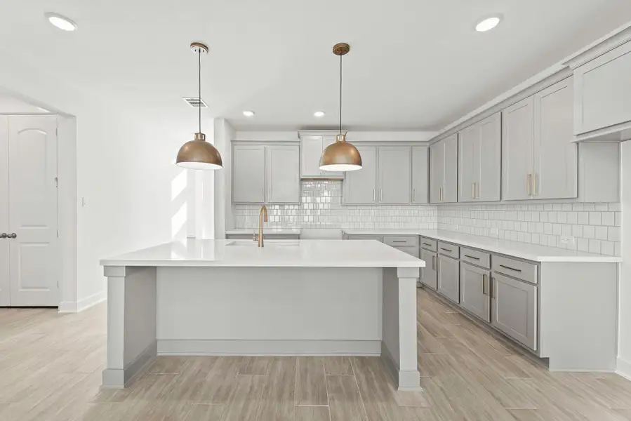 Representative image. Features, specifications, selections and colors may vary. Representative image. Features, specifications, selections and colors may vary.