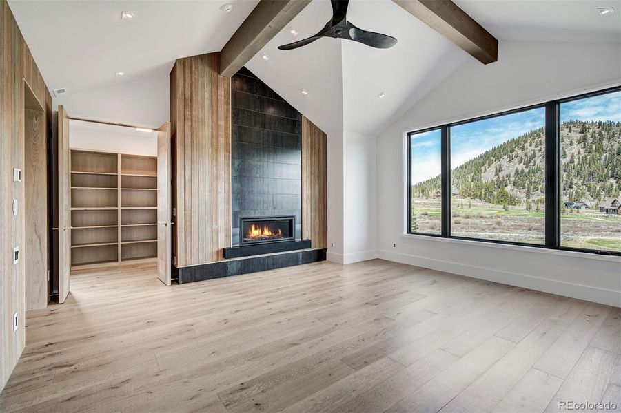 Spacious, unfurnished interior of a new home in , Breckenridge (Image 35).