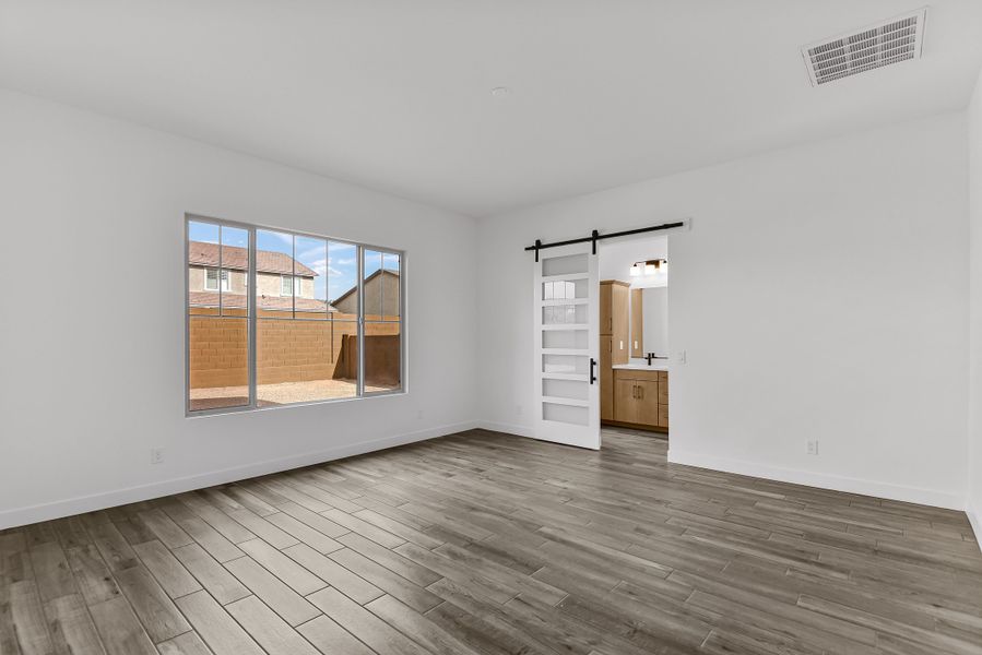Spacious, unfurnished interior of a new home in Stonehaven, Glendale (Image 23). Spacious, unfurnished interior of a new home in Stonehaven, Glendale (Image 23).
