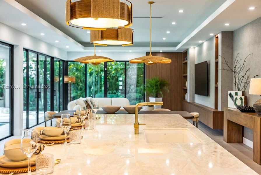 Community amenities in , Biscayne Park (Image 50).