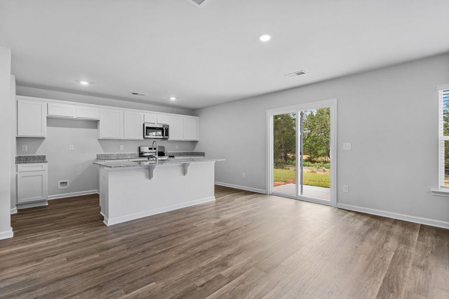 Spacious, unfurnished interior of a new home in Canary Woods, Hopkins (Image 19).