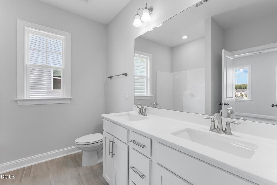 SUN_EdgeAuburn_Pic_1120TopazCave-32