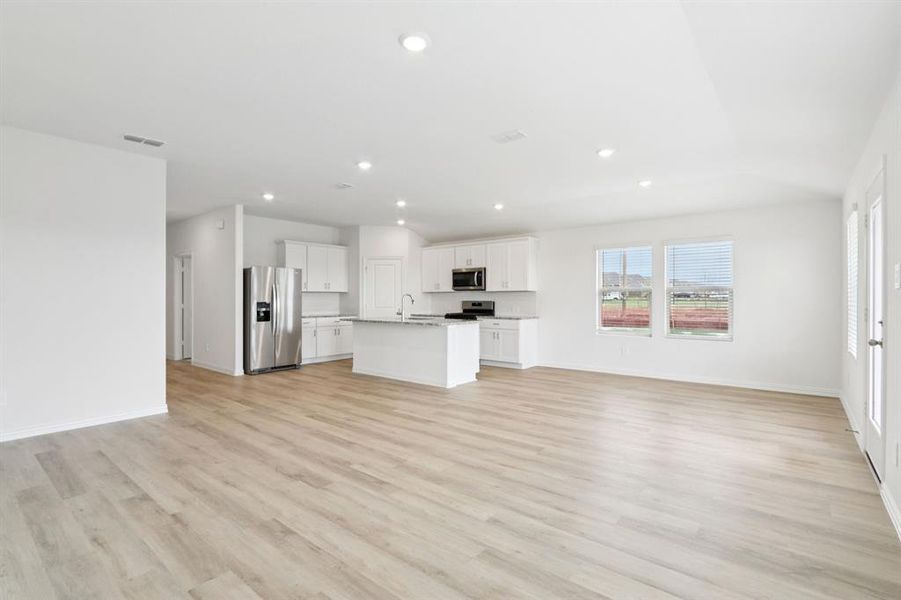 Photo is not of the actual home, but is an inspirational photo of builder’s model home and may depict options, furnishings, and/or decorator features that are not included. Photo is not of the actual home, but is an inspirational photo of builder’s model home and may depict options, furnishings, and/or decorator features that are not included.