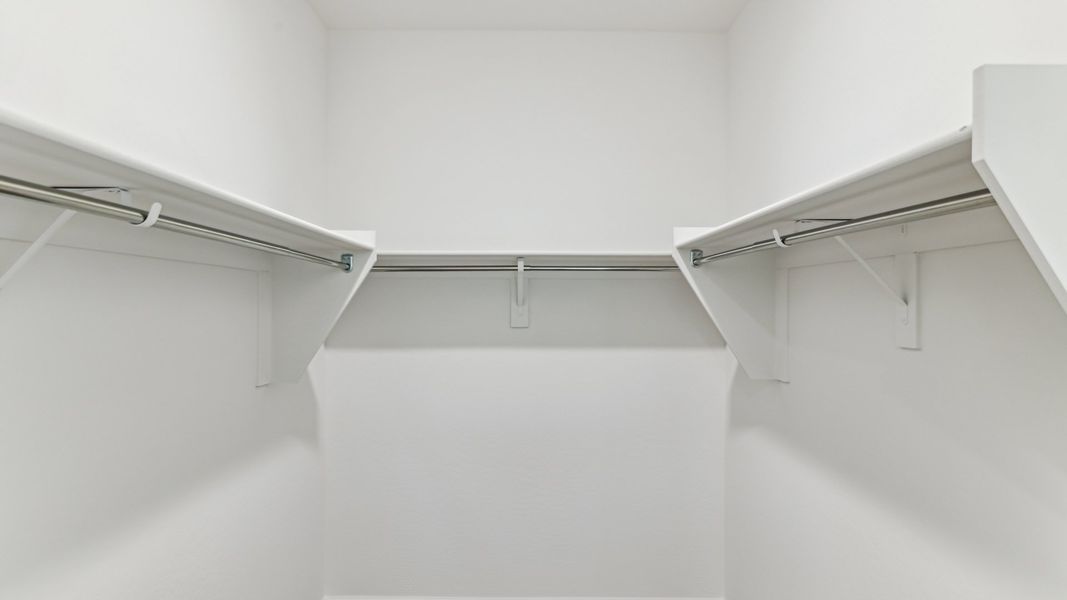 Spacious, unfurnished interior of a new home in Copper Falls, Buckeye (Image 18).