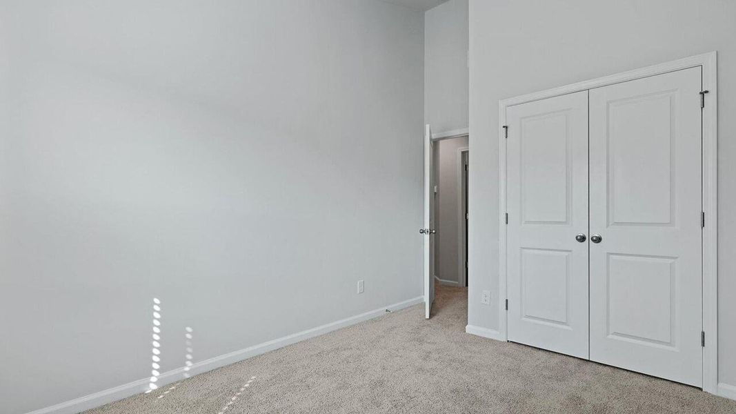 Spacious, unfurnished interior of a new home in Carolina Groves, Moncks Corner (Image 10).