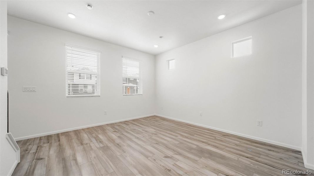 Spacious, unfurnished interior of a new home in Green Valley Ranch, Commerce City (Image 22). Spacious, unfurnished interior of a new home in Green Valley Ranch, Commerce City (Image 22).