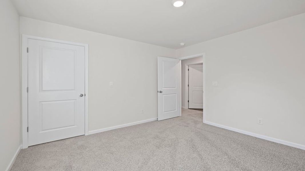 Spacious, unfurnished interior of a new home in Cloverdale Hills, Piedmont (Image 22).