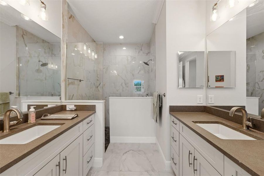 Furnished interior view inside a new home in , Venice (Image 31).