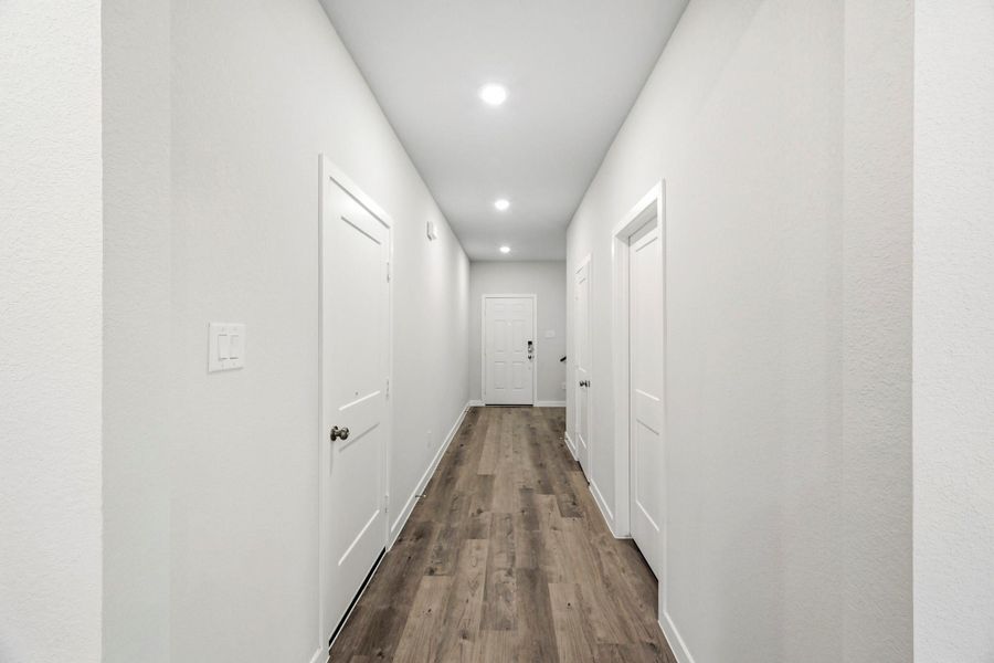 Spacious, unfurnished interior of a new home in Crockett Meadows, Conroe (Image 26).