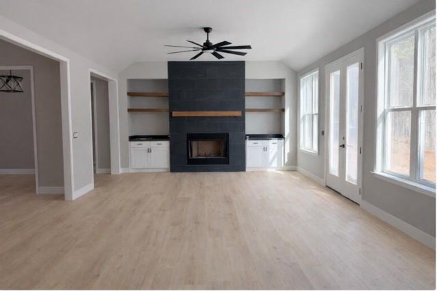 Spacious, unfurnished interior of a new home in , Cumming (Image 5).