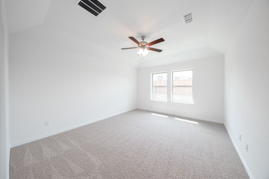 Spacious, unfurnished interior of a new home in Whitewing Trails, Princeton (Image 19).