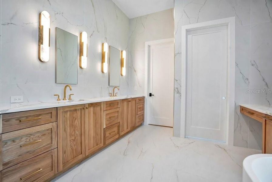 Furnished interior view inside a new home in , Windermere (Image 11).