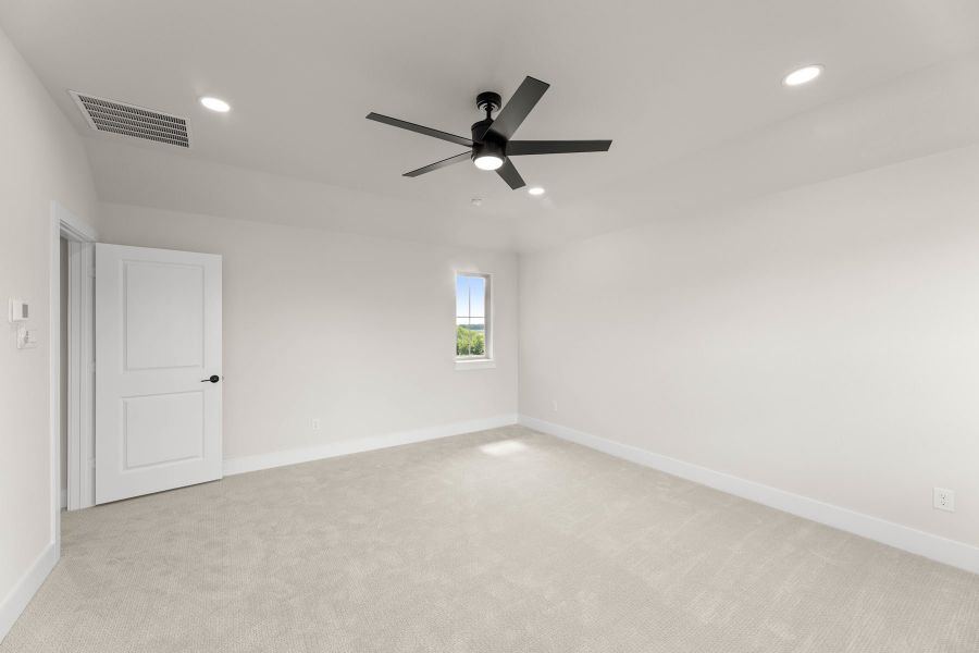 Spacious, unfurnished interior of a new home in Treeline, Justin (Image 15).
