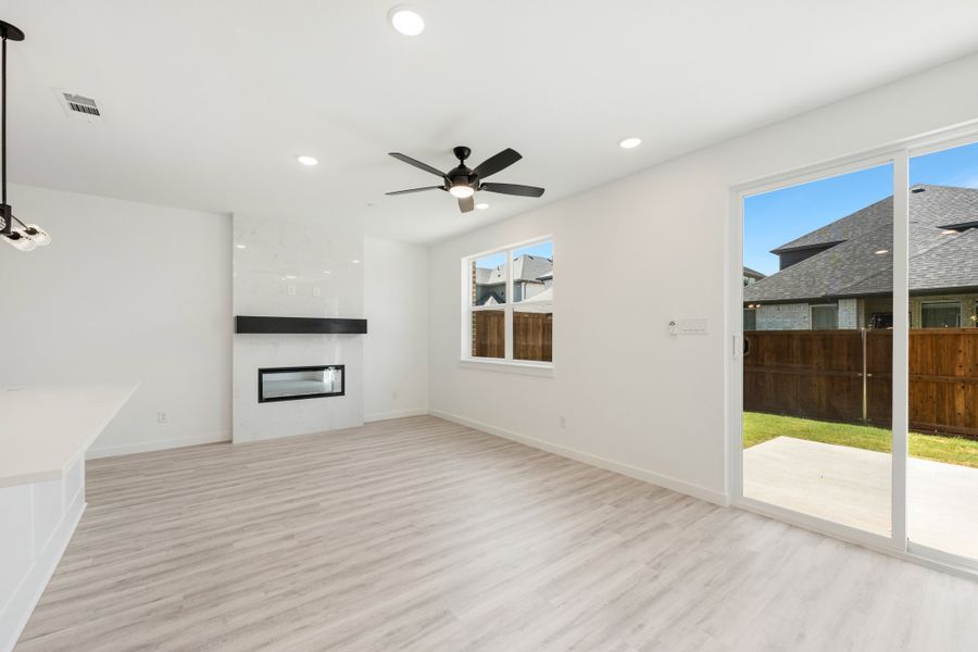 Spacious, unfurnished interior of a new home in Woodbridge Townhomes, Wylie (Image 22).