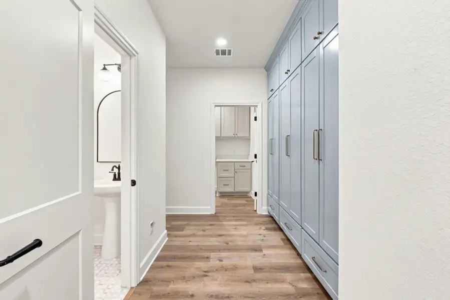 Spacious, unfurnished interior of a new home in , Bryan (Image 7).