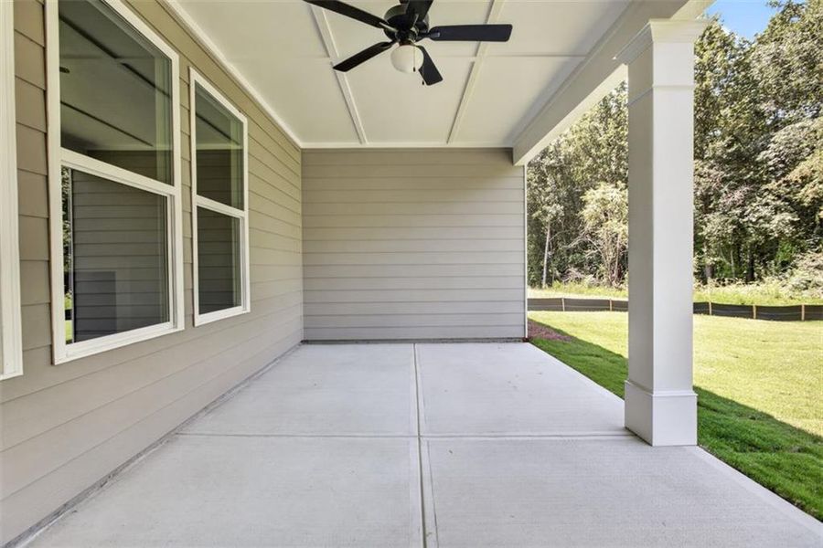 Exterior details and patio area of a home in , Athens (Image 3).