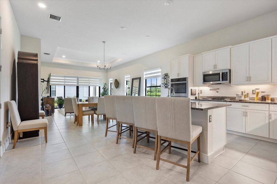 08-8318 W Blue Spring Dr_008