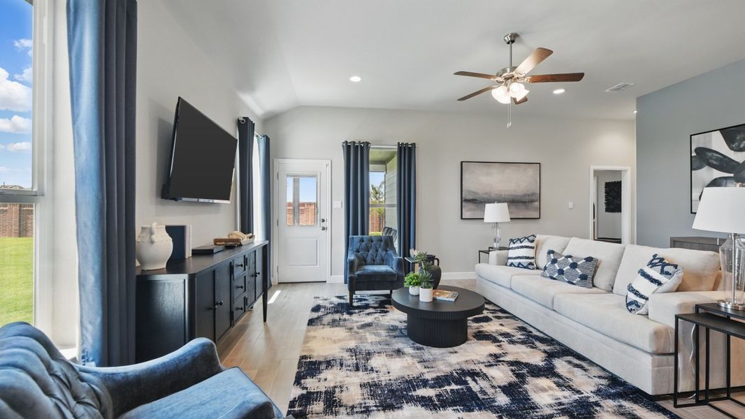 Furnished interior view inside a new home in Rock Creek West, Fort Worth (Image 16). Furnished interior view inside a new home in Rock Creek West, Fort Worth (Image 16).