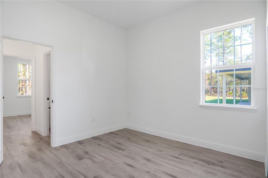 Spacious, unfurnished interior of a new home in , Dunnellon (Image 19).
