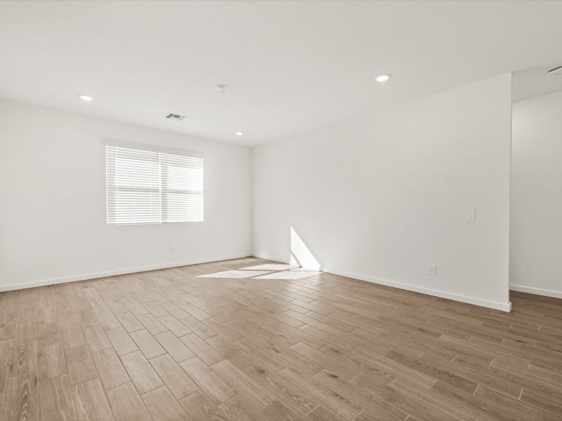 Spacious, unfurnished interior of a new home in Mountain View Estates Signature Series, Buckeye (Image 11).