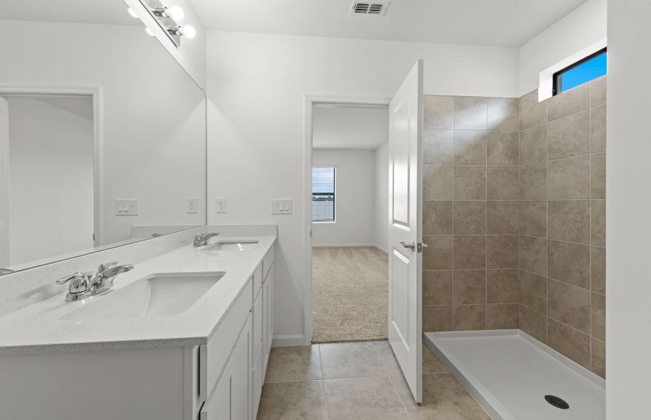 Furnished interior view inside a new home in Caloosa Cove, Labelle (Image 11).