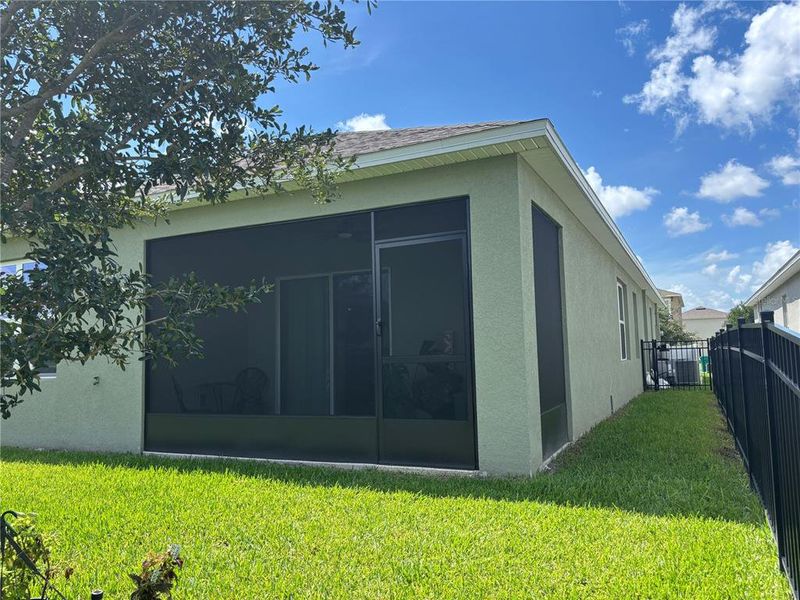 Exterior details and patio area of a home in Victoria Oaks, Deland (Image 4).