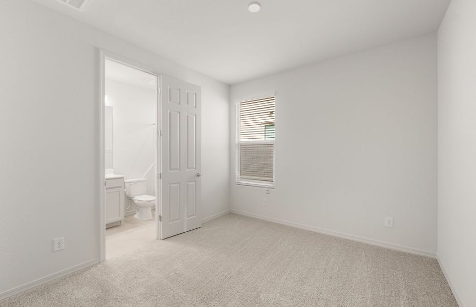 Spacious, unfurnished interior of a new home in Allen Ranches, Litchfield Park (Image 21).