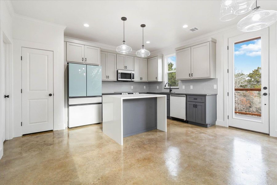 Furnished interior view inside a new home in , Wimberley (Image 7).