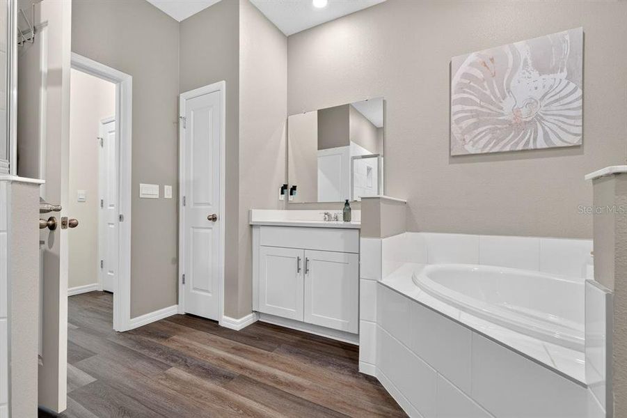 Furnished interior view inside a new home in Archers Mill, Ormond Beach (Image 10).