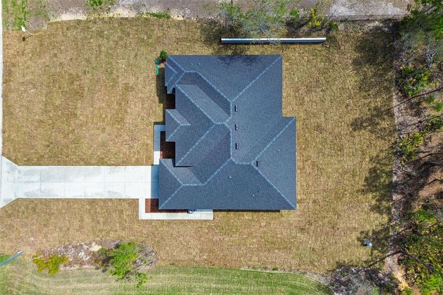 Exterior details and patio area of a home in , Weeki Wachee (Image 41).