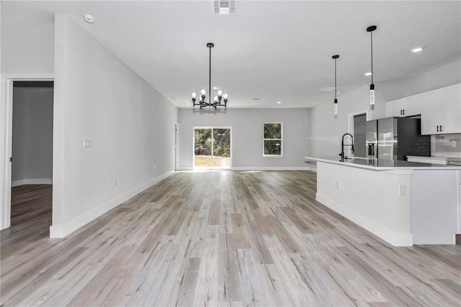 Spacious, unfurnished interior of a new home in , Ocala (Image 20).