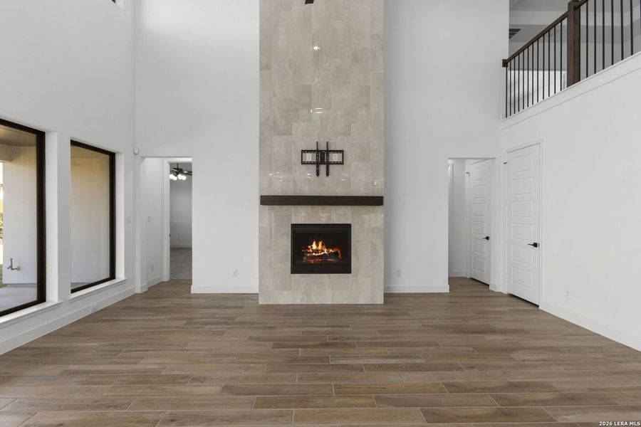 Spacious, unfurnished interior of a new home in Esperanza, Boerne (Image 45).