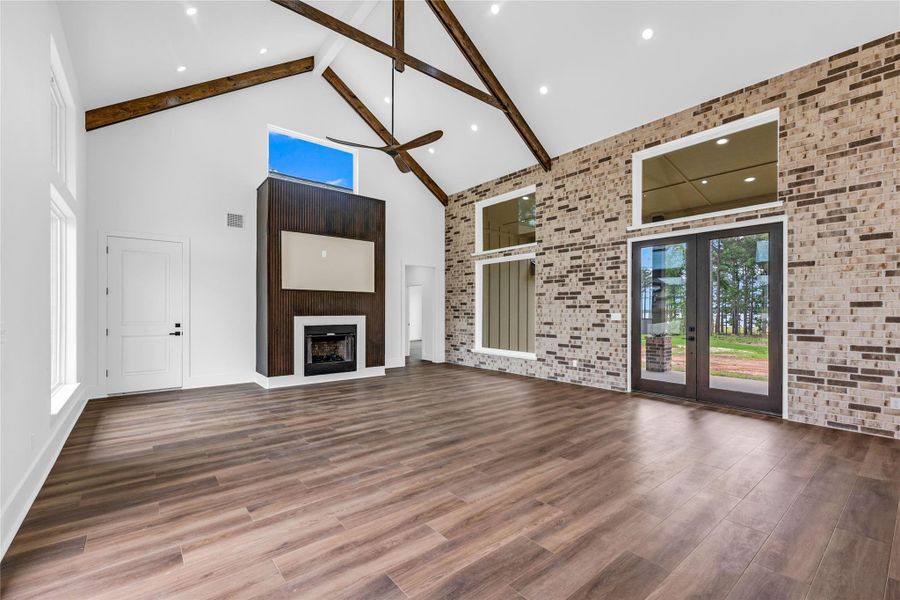Spacious, unfurnished interior of a new home in , Brookeland (Image 16).