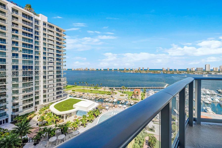 Condo located in West Palm Beach, FL showcasing its design and architecture (Image 38). Condo located in West Palm Beach, FL showcasing its design and architecture (Image 38).
