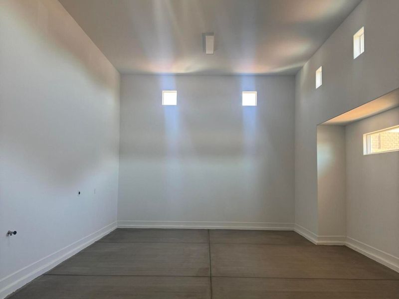 Spacious, unfurnished interior of a new home in Morningstar, Prescott Valley (Image 11).