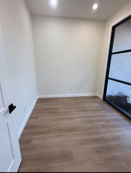 Spacious, unfurnished interior of a new home in , Dallas (Image 7).