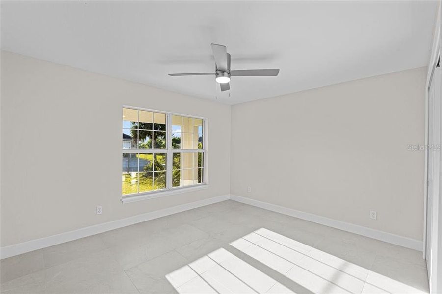 Spacious, unfurnished interior of a new home in , Englewood (Image 12).