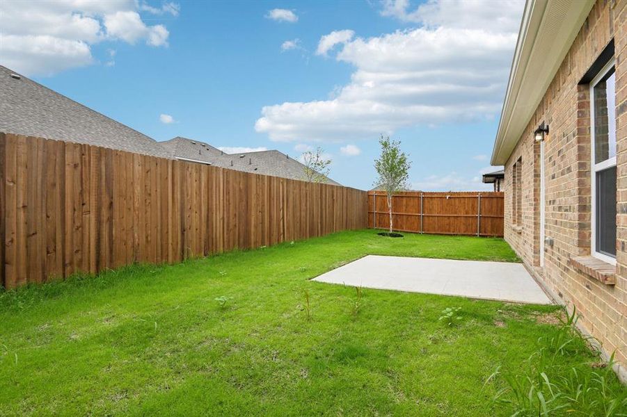 Exterior details and patio area of a home in Summerwood Estates, Red Oak (Image 3).