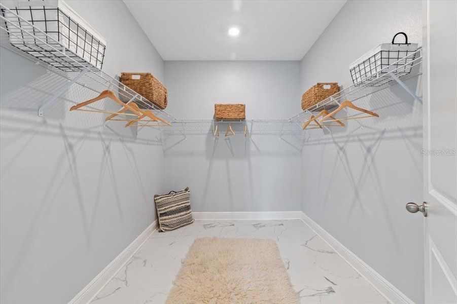 Spacious, unfurnished interior of a new home in , Tampa (Image 21).