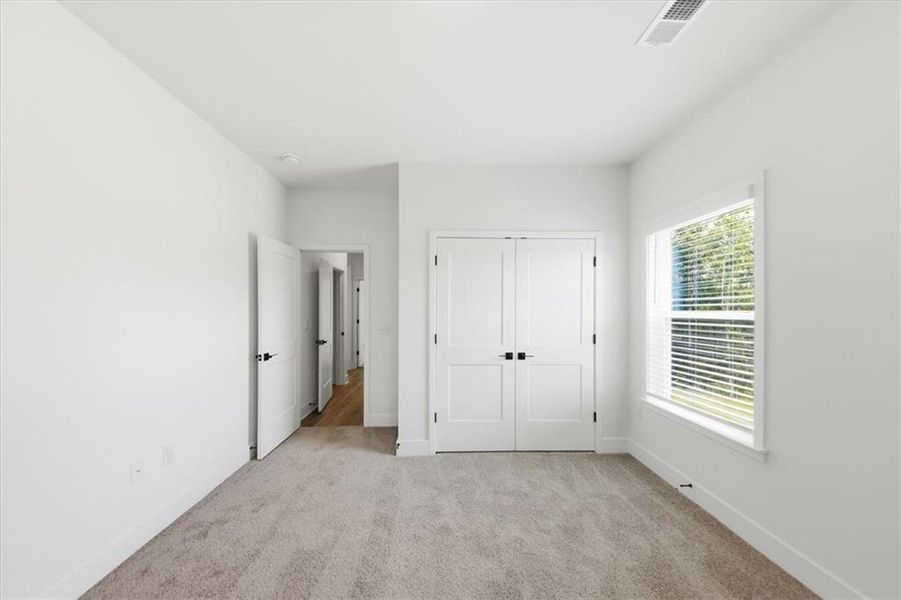 Spacious, unfurnished interior of a new home in Tuscany Hills, Douglasville (Image 15). Spacious, unfurnished interior of a new home in Tuscany Hills, Douglasville (Image 15).
