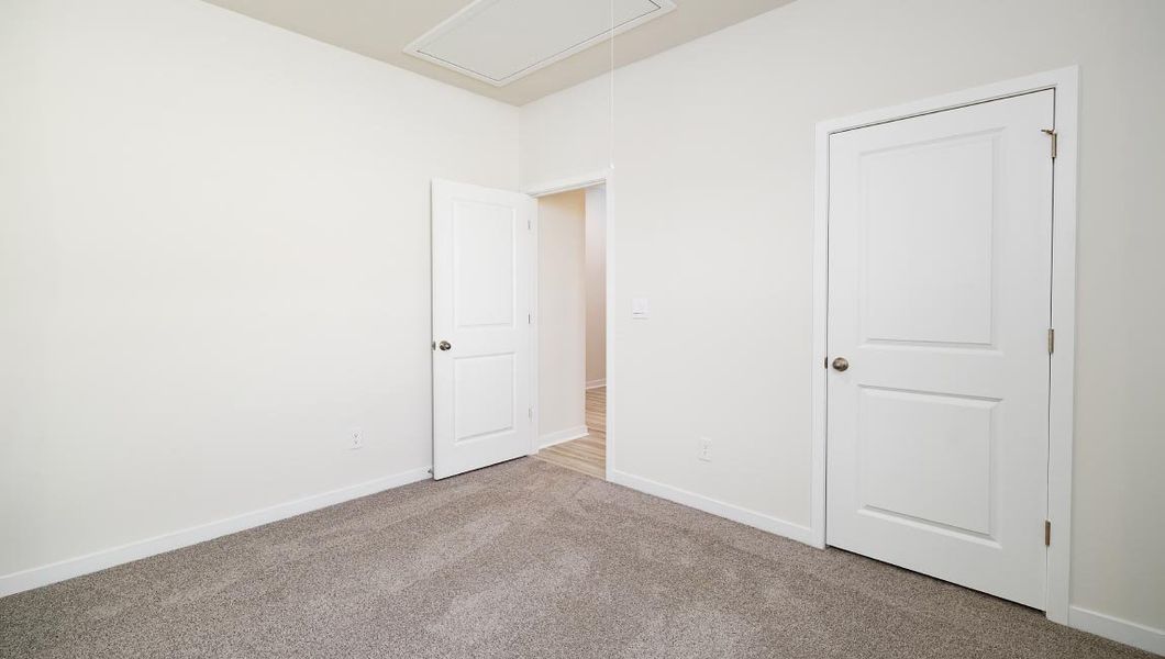 Spacious, unfurnished interior of a new home in Valley View, Waynesville (Image 22).