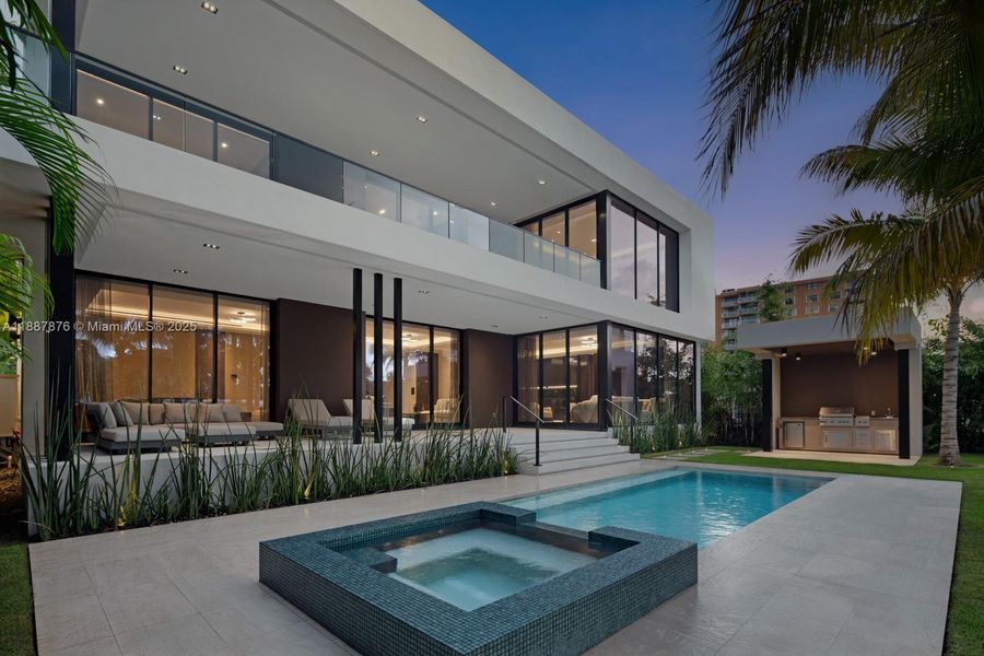 Community amenities in , North Miami (Image 33).