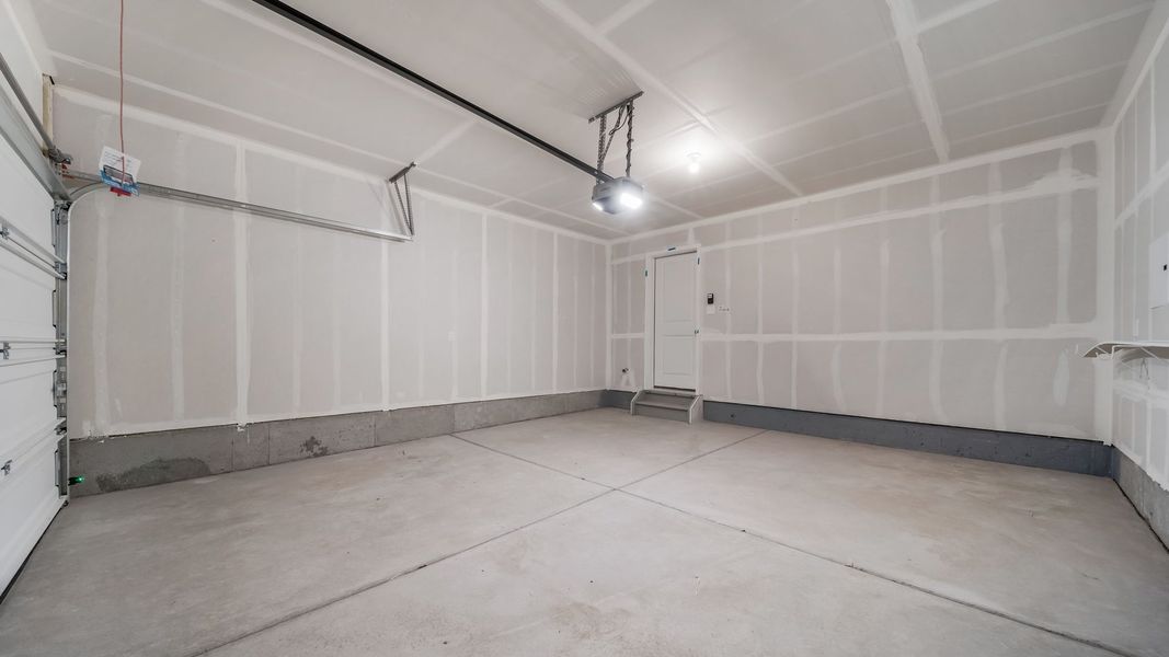 Spacious, unfurnished interior of a new home in Banning Lewis Ranch, Colorado Springs (Image 17).