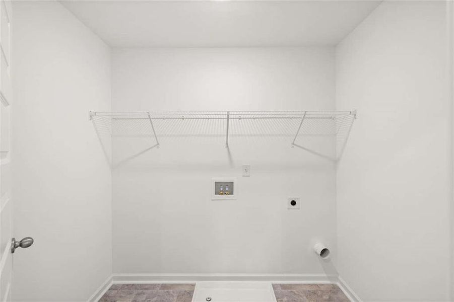 Spacious, unfurnished interior of a new home in Water Oak Estates, Lawrenceville (Image 24).