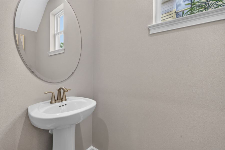 Close-up of interior finishes inside a home in Pasadena Ridge Master, Dade City (Image 15).