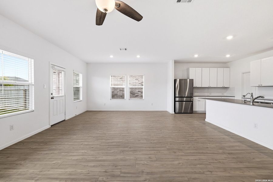 Spacious, unfurnished interior of a new home in Brookmill, San Antonio (Image 18).