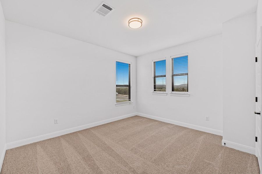 Spacious, unfurnished interior of a new home in The Hollows Sanctuary - 85', Jonestown (Image 18).