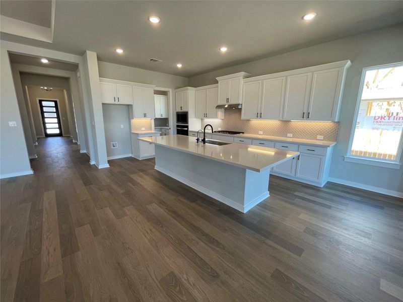 Gorgeous Open Concept Kitchen Gorgeous Open Concept Kitchen