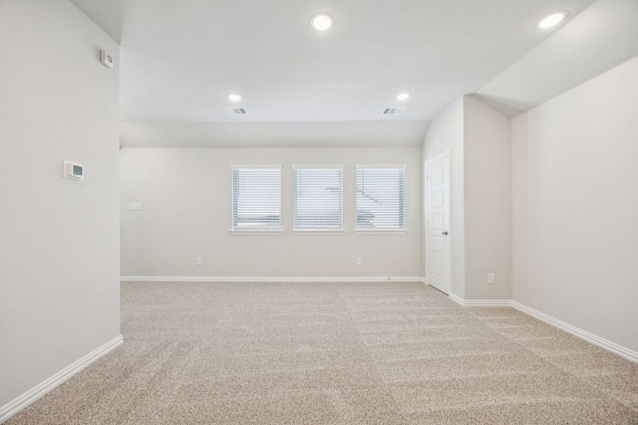 Spacious, unfurnished interior of a new home in Avondale, Fate (Image 25). Spacious, unfurnished interior of a new home in Avondale, Fate (Image 25).